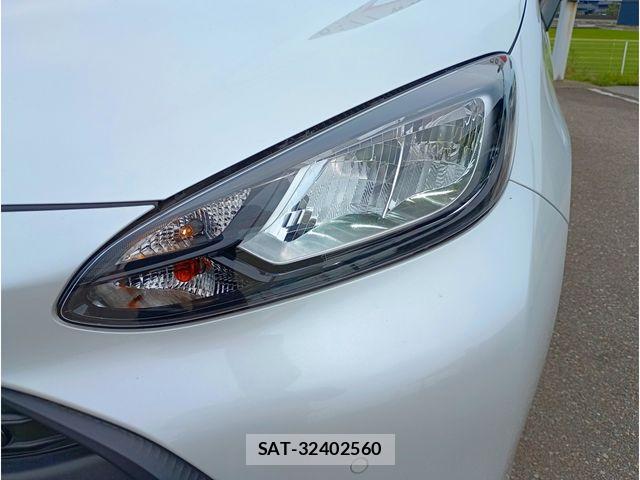 Toyota AQUA 2022-08 8034369-4