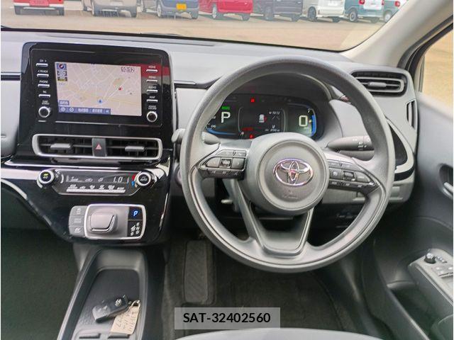 Toyota AQUA 2022-08 8034369-6