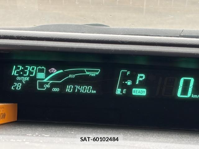 Toyota AQUA 2012-01 8034413-11