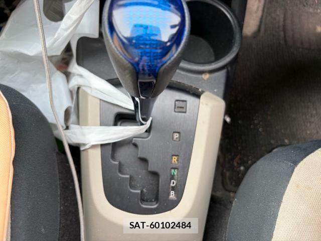 Toyota AQUA 2012-01 8034413-15