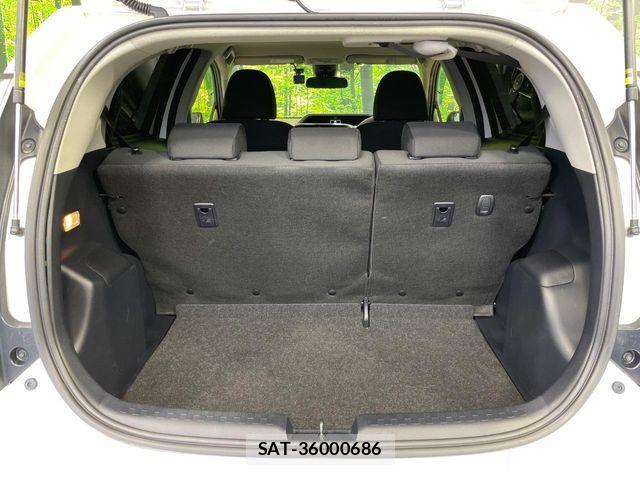 Toyota AQUA 2017-07 8034373-10