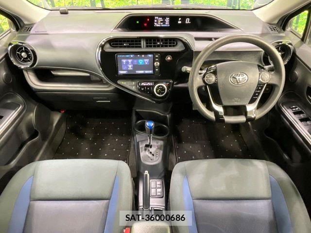 Toyota AQUA 2017-07 8034373-1