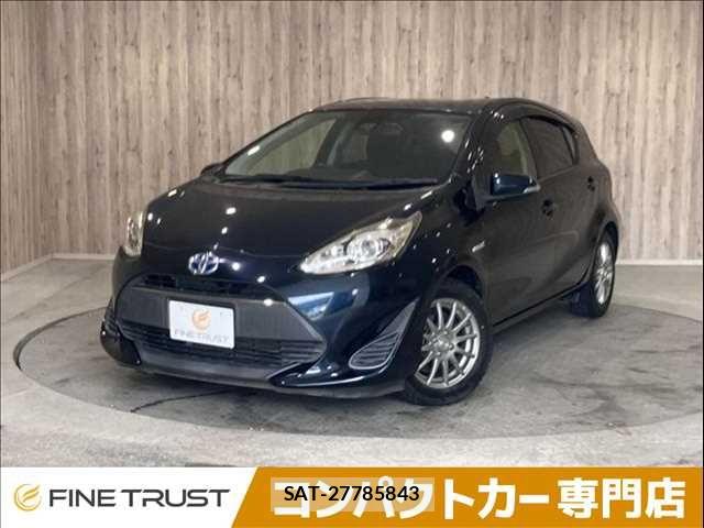 Toyota AQUA 2017-10 8034374-0