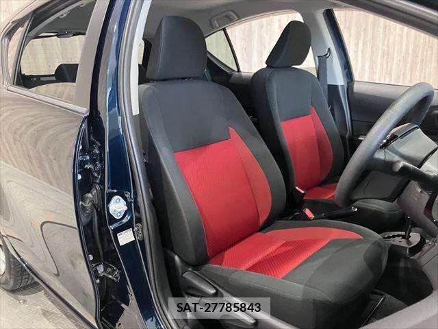 Toyota AQUA 2017-10 8034374-9