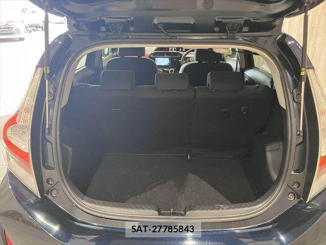 Toyota AQUA 2017-10 8034374-11