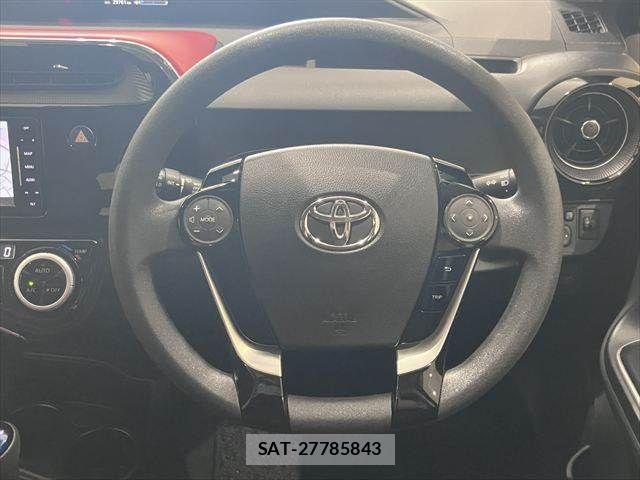 Toyota AQUA 2017-10 8034374-13