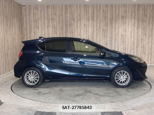 Toyota AQUA 2017-10 8034374-19