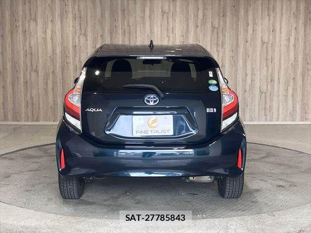 Toyota AQUA 2017-10 8034374-21