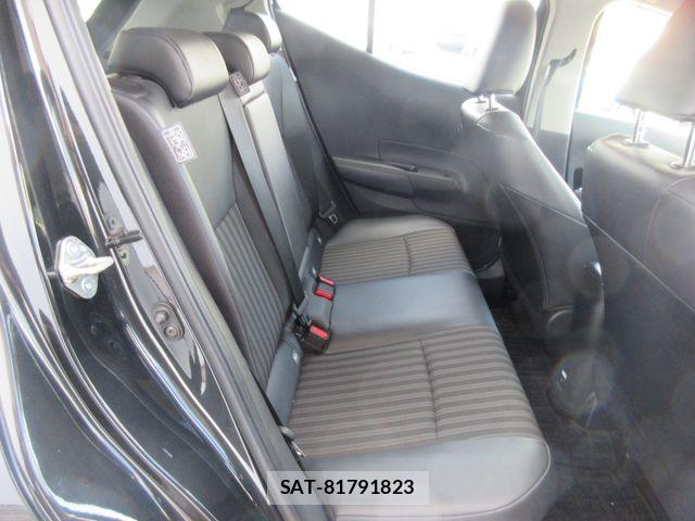 Toyota AQUA 2022-09 8034362-9