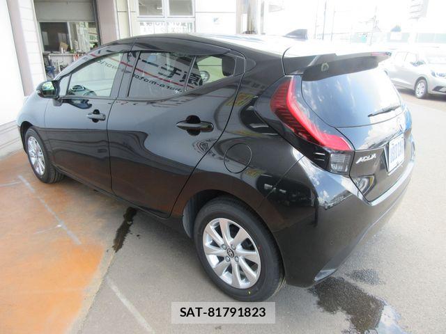 Toyota AQUA 2022-09 8034362-16