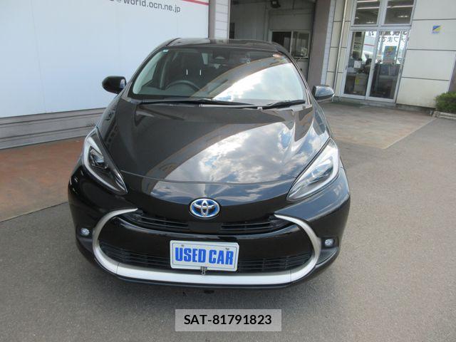 Toyota AQUA 2022-09 8034362-1