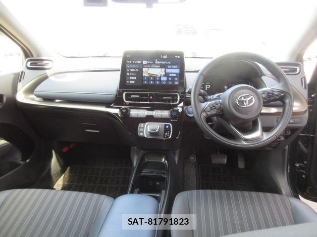 Toyota AQUA 2022-09 8034362-7