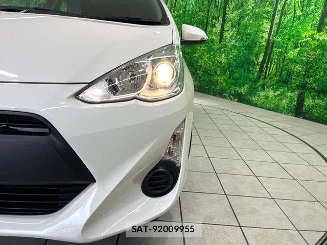 Toyota AQUA 2016-12 8034390-11