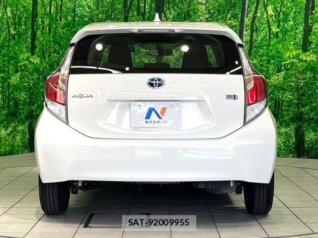 Toyota AQUA 2016-12 8034390-14