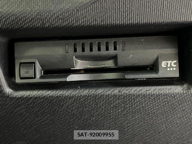Toyota AQUA 2016-12 8034390-3