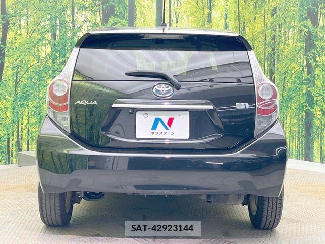 Toyota AQUA 2013-01 8034401-14