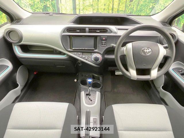 Toyota AQUA 2013-01 8034401-1