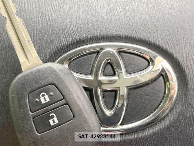Toyota AQUA 2013-01 8034401-6