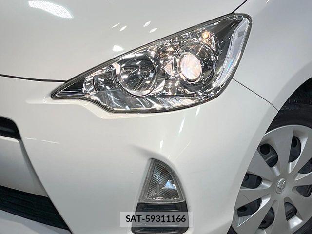 Toyota AQUA 2014-05 8034388-11