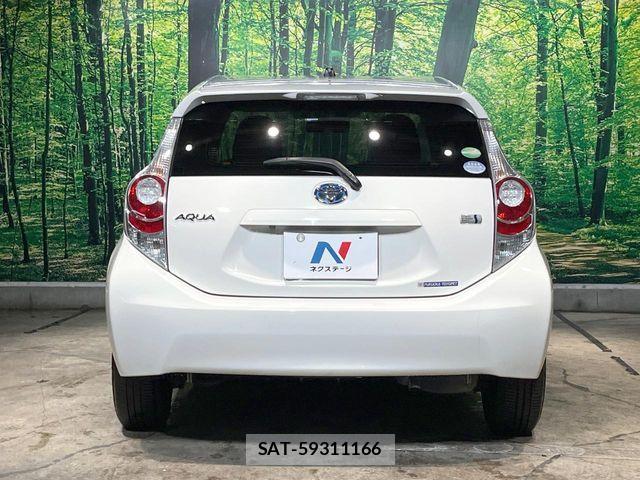 Toyota AQUA 2014-05 8034388-14