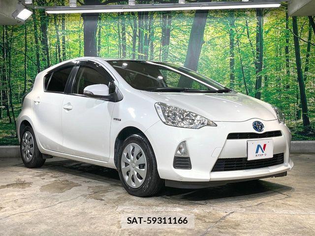 Toyota AQUA 2014-05 8034388-15
