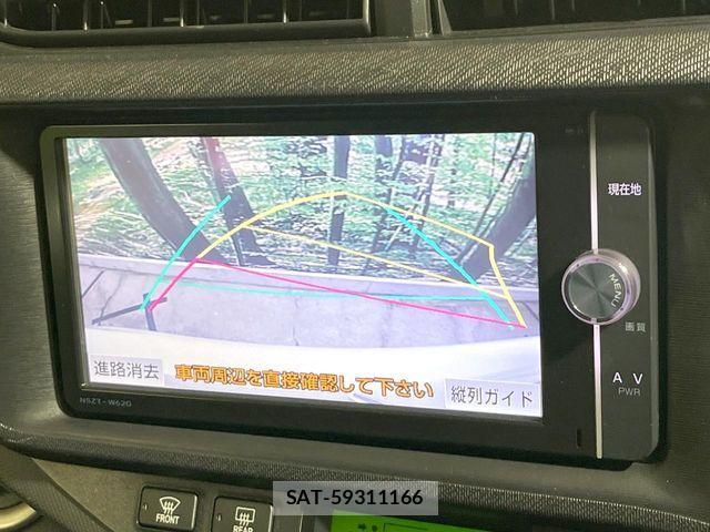 Toyota AQUA 2014-05 8034388-3