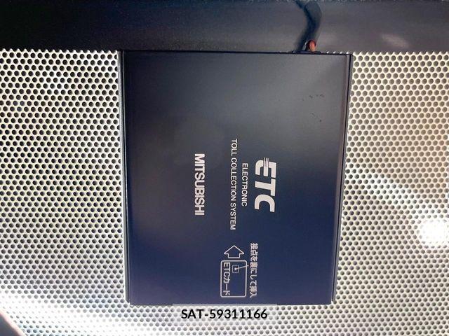 Toyota AQUA 2014-05 8034388-5