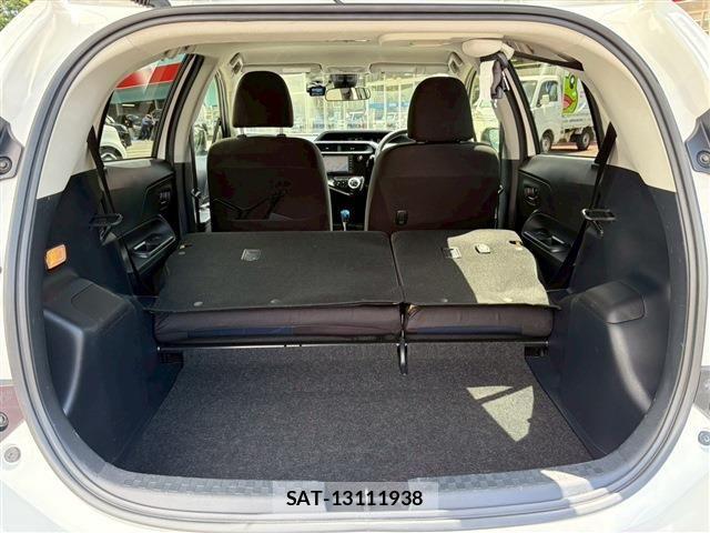 Toyota AQUA 2018-02 8034380-16