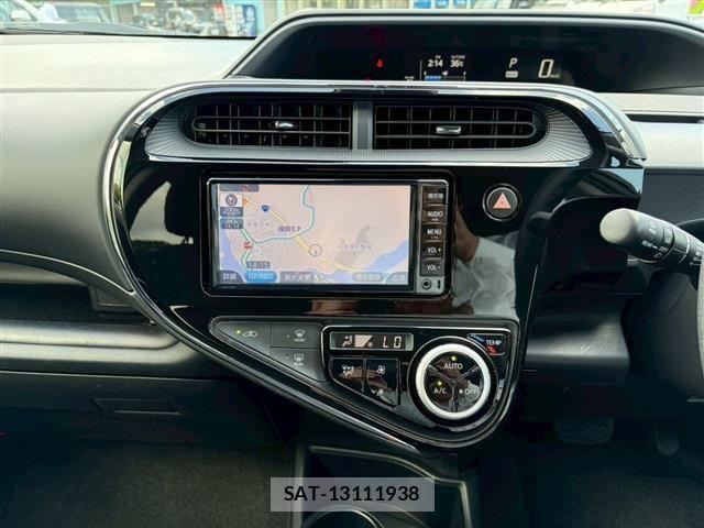 Toyota AQUA 2018-02 8034380-24