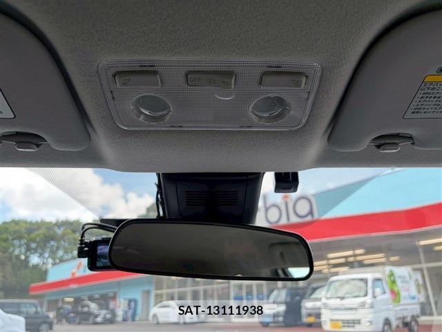 Toyota AQUA 2018-02 8034380-29