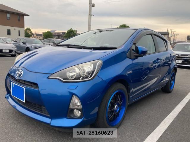 Toyota AQUA 2013-07 8034410-1