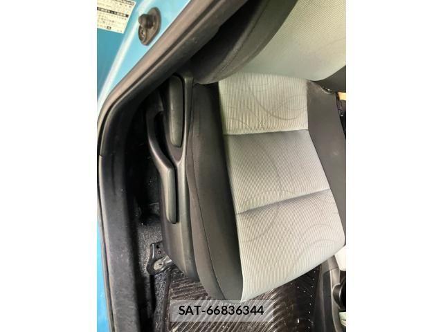 Toyota AQUA 2013-08 8034426-12