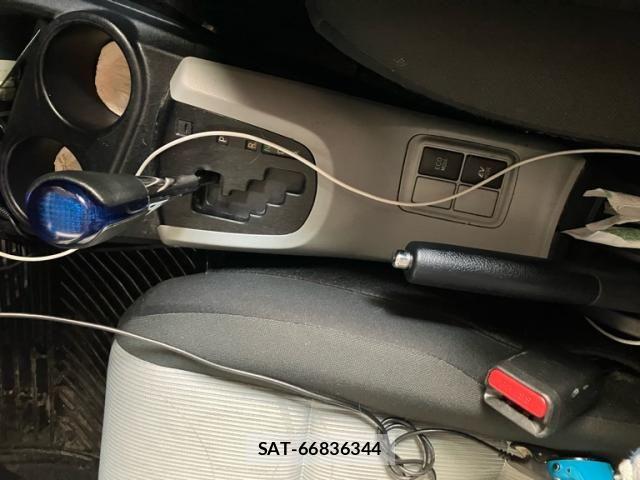 Toyota AQUA 2013-08 8034426-18