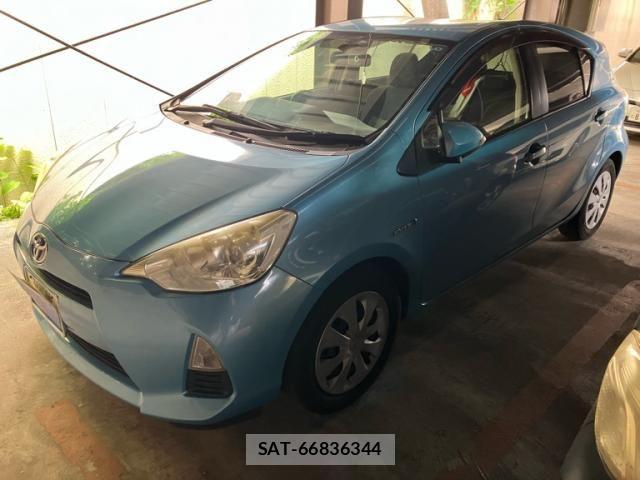 Toyota AQUA 2013-08 8034426-2