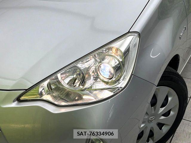 Toyota AQUA 2014-02 8034384-11