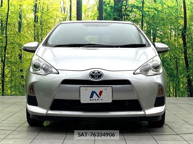 Toyota AQUA 2014-02 8034384-13