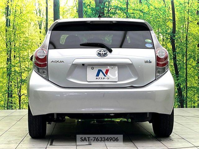Toyota AQUA 2014-02 8034384-14