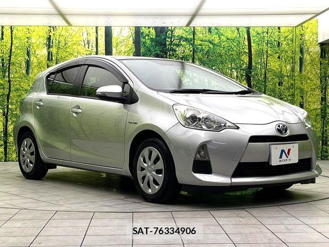 Toyota AQUA 2014-02 8034384-15
