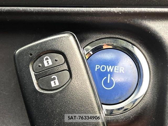Toyota AQUA 2014-02 8034384-4