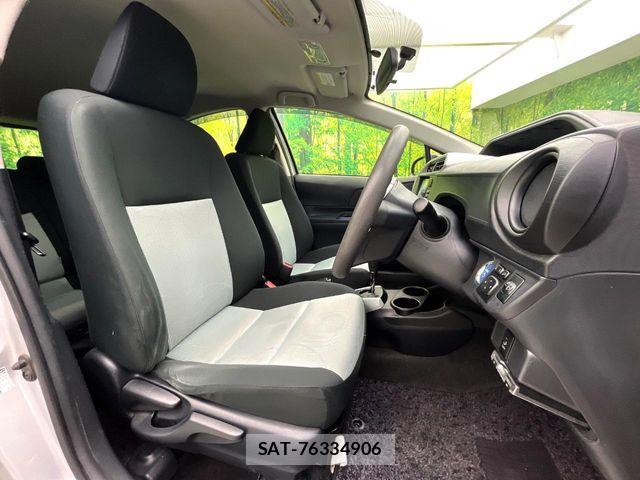 Toyota AQUA 2014-02 8034384-7