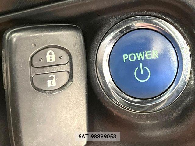 Toyota AQUA 2015-03 8034387-4