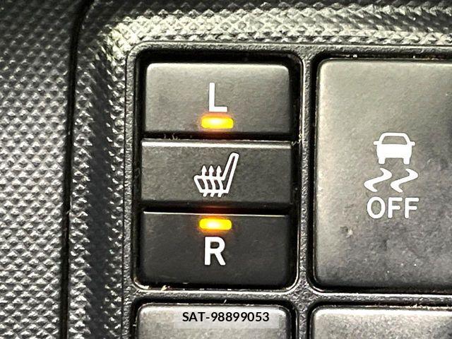 Toyota AQUA 2015-03 8034387-6