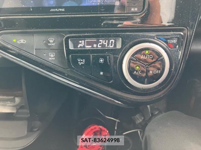 Toyota AQUA 2018-03 8034394-9