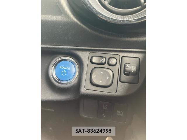 Toyota AQUA 2018-03 8034394-16