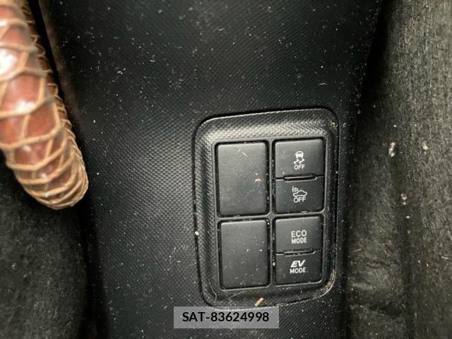 Toyota AQUA 2018-03 8034394-19