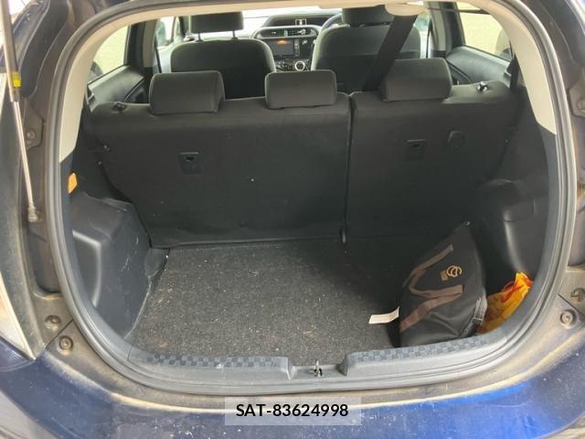 Toyota AQUA 2018-03 8034394-26