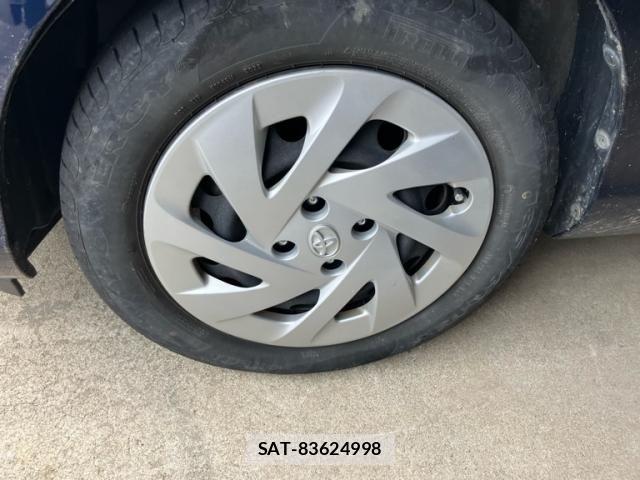 Toyota AQUA 2018-03 8034394-5