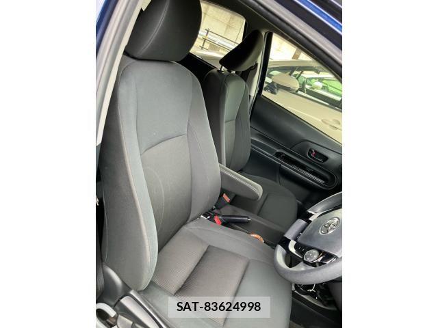 Toyota AQUA 2018-03 8034394-6