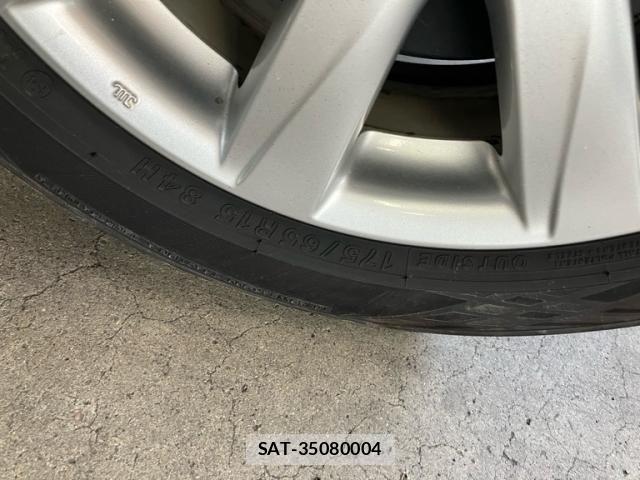 Toyota AQUA 2016-06 8034408-8