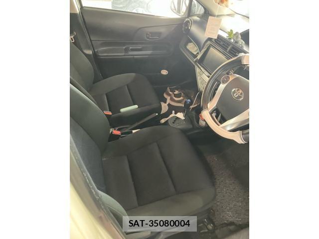 Toyota AQUA 2016-06 8034408-11
